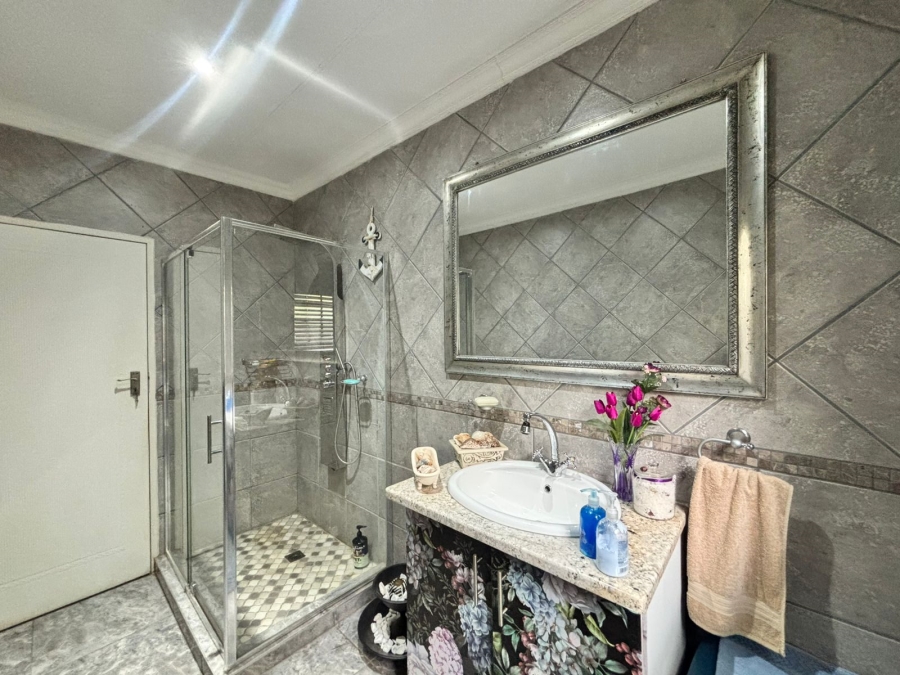 3 Bedroom Property for Sale in Wilkoppies North West